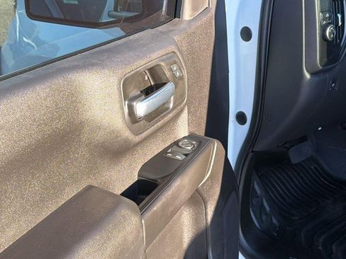 Used 2022 Chevrolet Silverado 1500 W/T RWD image 15
