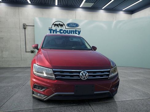 Used 2018 Volkswagen Tiguan SEL image 2