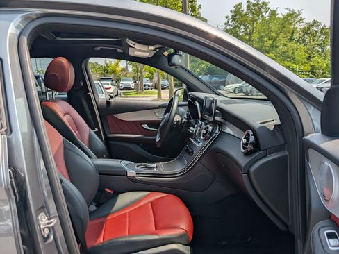 Used 2019 Mercedes-Benz GLC 300 4MATIC Coupe image 10