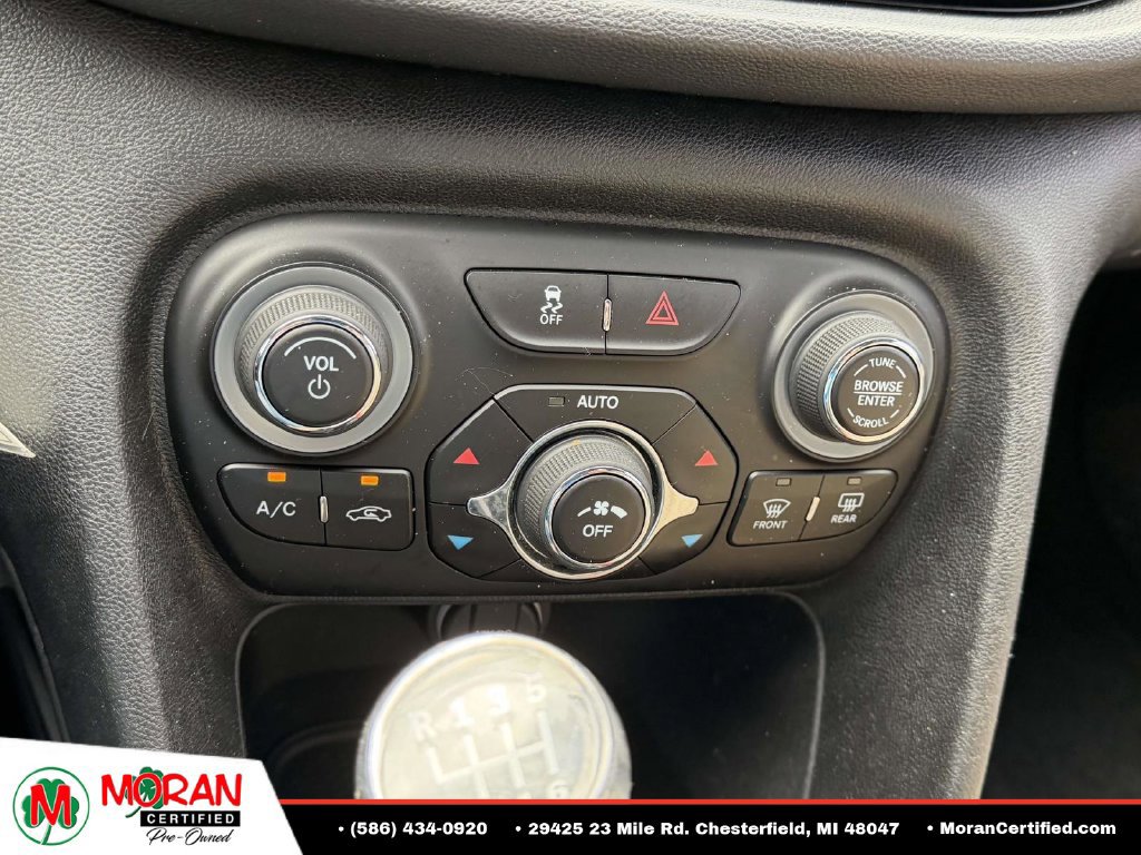 Used 2013 Dodge Dart Limited w/ Premium Group FWD image 21