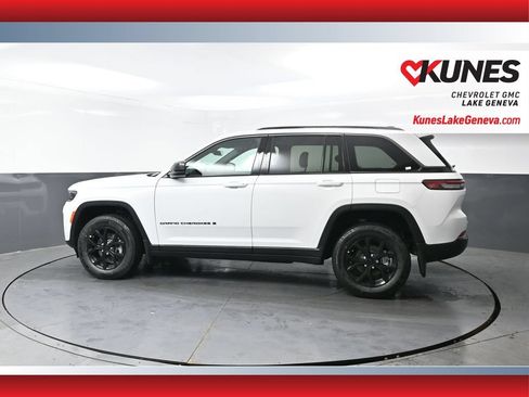 Used 2026 Jeep Grand Cherokee Altitude AWD/4WD image 8