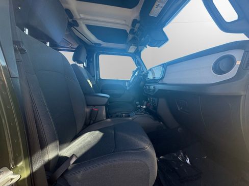 Used 2024 Jeep Wrangler Willys image 15