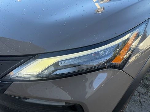 Used 2025 Nissan Rogue SV image 28