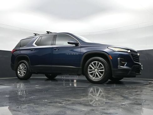 Used 2023 Chevrolet Traverse LT AWD/4WD image 41