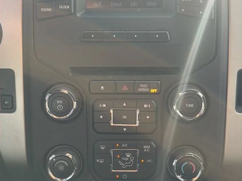Used 2014 Ford F150 XLT w/ Equipment Group 302A Luxury AWD/4WD image 17
