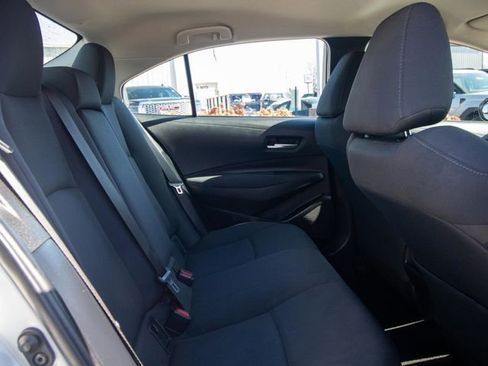 Used 2021 Toyota Corolla LE image 12