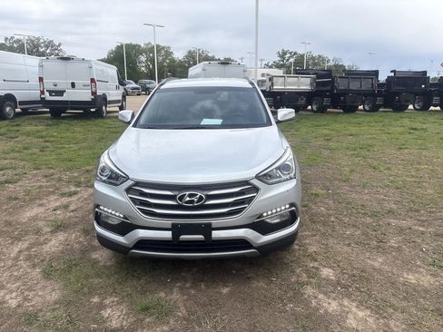 Used 2017 Hyundai Santa Fe Sport 2.0T AWD/4WD image 3