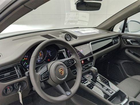 Used 2023 Porsche Macan S image 33