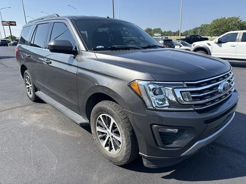 Used 2018 Ford Expedition XLT AWD/4WD image 5