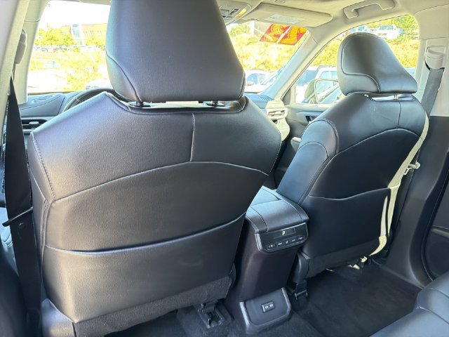 Used 2023 Toyota Highlander XLE AWD/4WD image 37
