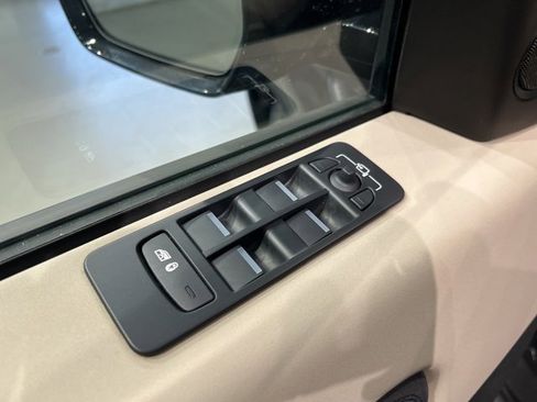 Used 2023 Land Rover Discovery Sport S image 16