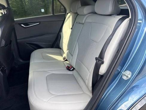 Used 2024 Kia Niro EX Touring FWD image 15