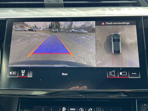 Used 2023 Audi e-tron Premium Plus w/ Premium Plus Package image 14