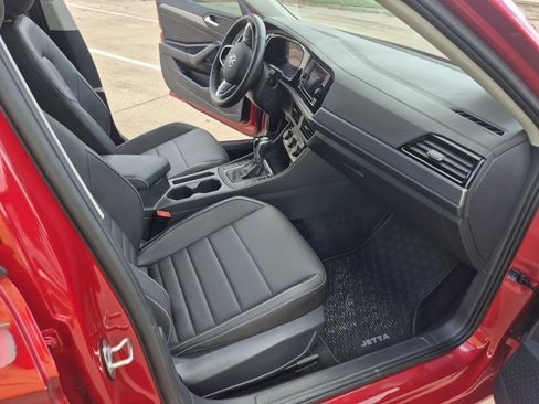 Used 2024 Volkswagen Jetta SE FWD image 18