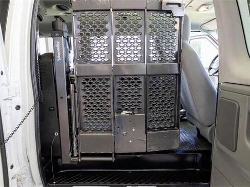 Used 2011 Ford E-150 and Econoline 150 RWD image 15