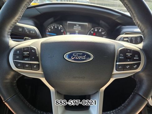 Used 2021 Ford Explorer XLT w/ Equipment Group 202A AWD/4WD image 27