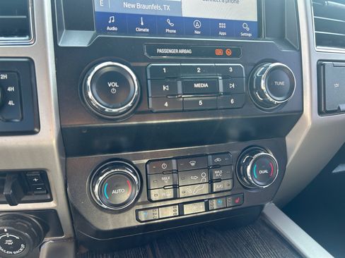 Used 2020 Ford F350 Lariat w/ Lariat Ultimate Package AWD/4WD image 21