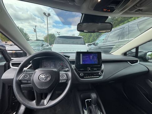 Used 2025 Toyota Corolla LE FWD image 23