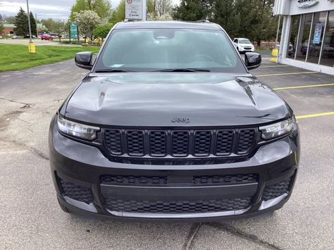 Used 2024 Jeep Grand Cherokee L Altitude AWD/4WD image 8