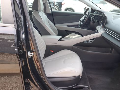 Used 2024 Hyundai Elantra Limited FWD image 25