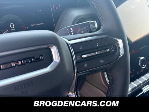 New 2026 GMC Yukon Denali w/ LPO, Floor Liner Package AWD/4WD image 5