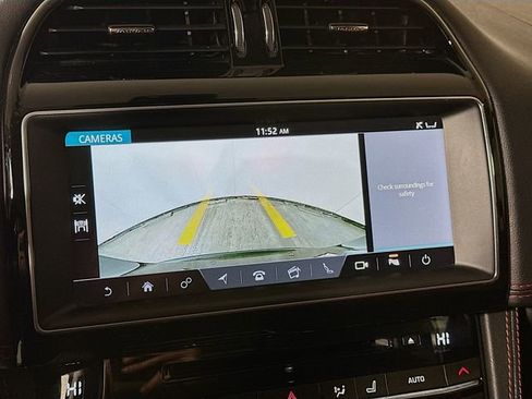 Used 2020 Jaguar F-PACE Checkered Flag image 15