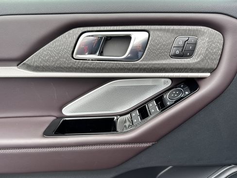 New 2025 Ford Explorer Platinum image 10