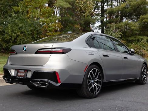 Used 2024 BMW 760i xDrive w/ Premium Package 2 image 2