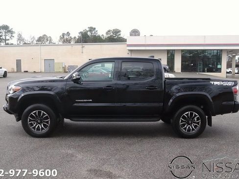 Used 2020 Toyota Tacoma TRD Sport image 4