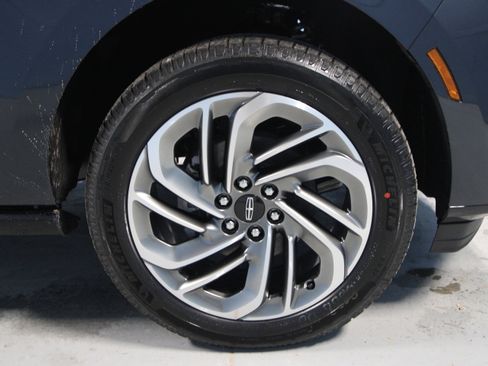 New 2026 Lincoln Navigator L Reserve AWD/4WD image 32
