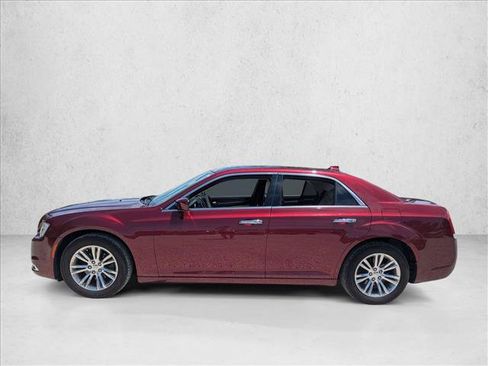 Used 2018 Chrysler 300 Touring L RWD image 6