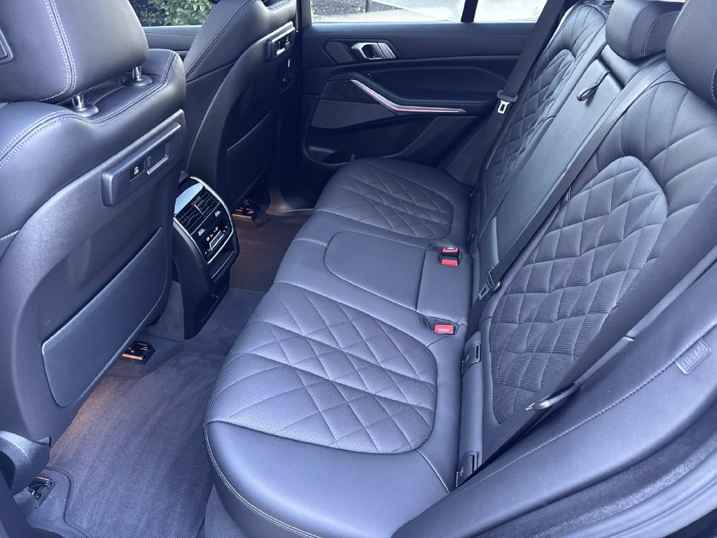 Used 2023 BMW X5 xDrive40i w/ M Sport Package AWD/4WD image 15