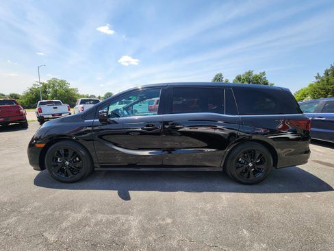 Used 2023 Honda Odyssey Sport image 4
