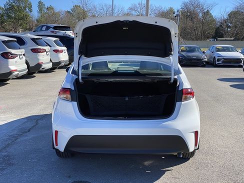 Used 2026 Toyota Corolla LE image 7