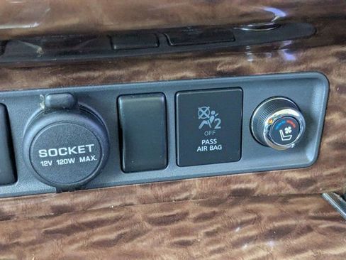 Used 2017 Nissan Armada Platinum w/ Captain Seat Package AWD/4WD image 23
