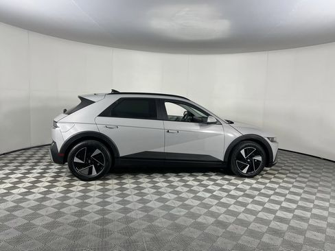 Used 2025 Hyundai Ioniq 5 SEL image 5