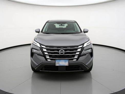 Used 2025 Nissan Rogue SV image 2