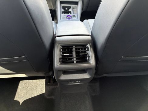 Used 2026 Volkswagen Tiguan SE FWD image 20
