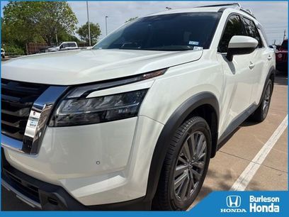 Used 2024 Nissan Pathfinder SL w/ SL Premium Package