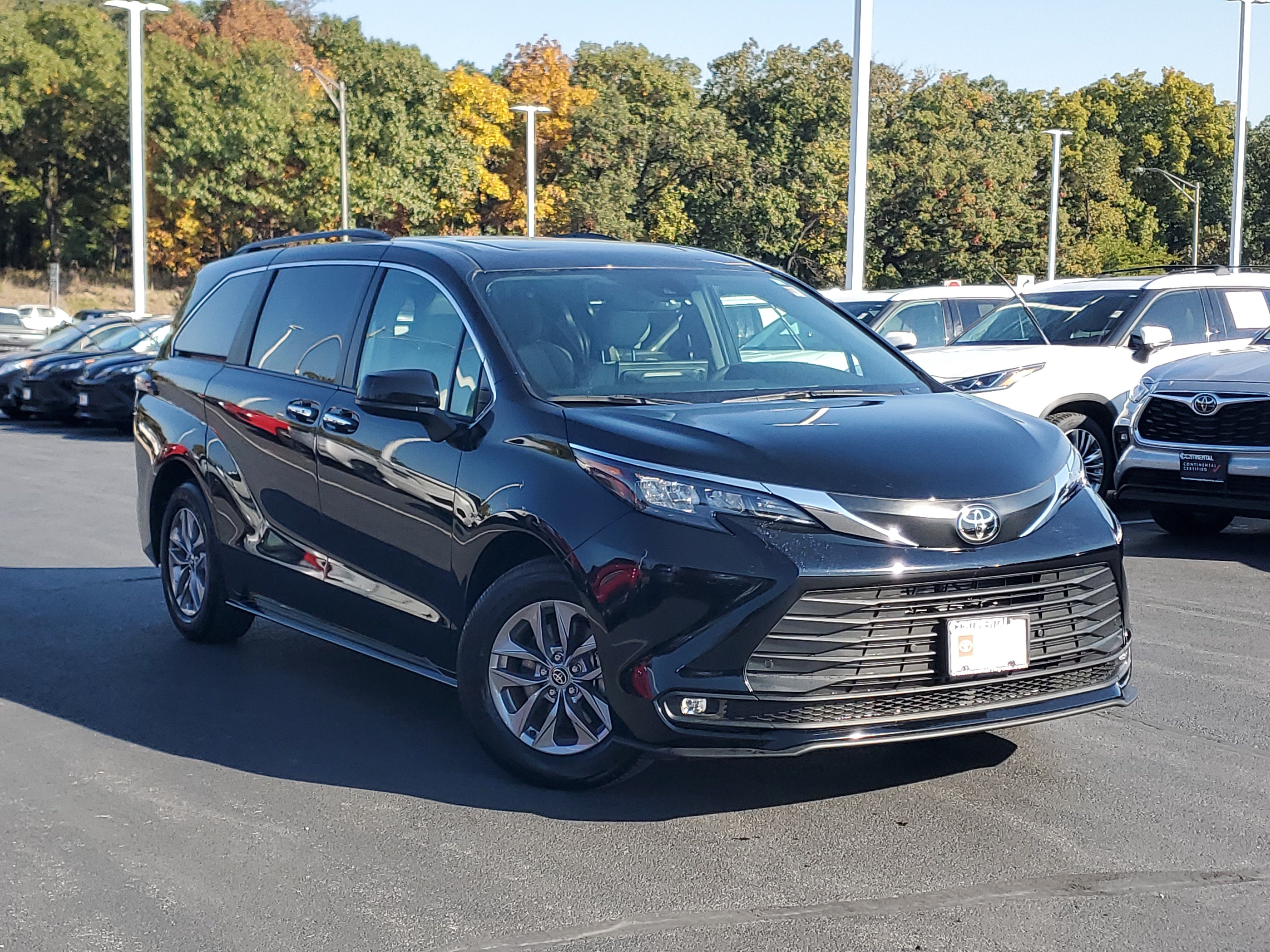 Certified 2026 Toyota Sienna XLE FWD image 35