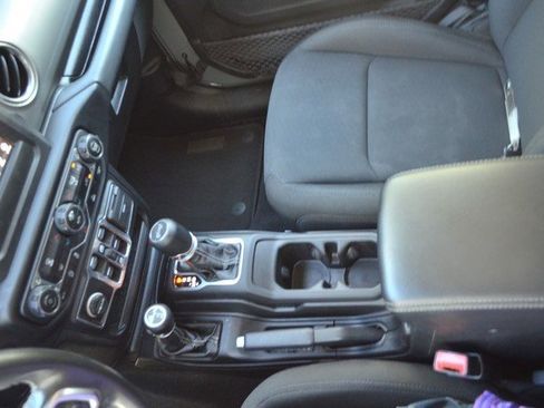 Used 2021 Jeep Wrangler Unlimited Sahara image 25