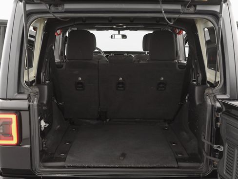 Used 2021 Jeep Wrangler Unlimited Sahara image 29