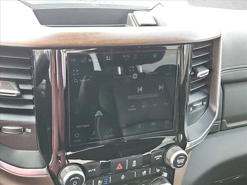 Used 2022 RAM 2500 Laramie AWD/4WD image 18