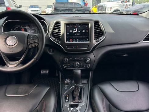 Used 2020 Jeep Cherokee Trailhawk w/ Comfort/Convenience Group AWD/4WD image 16