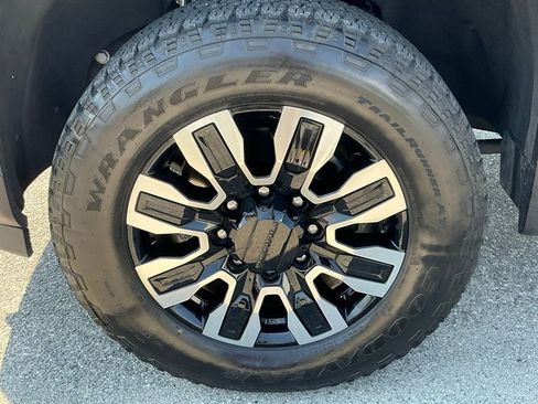 Certified 2024 GMC Sierra 2500 Denali Ultimate image 23