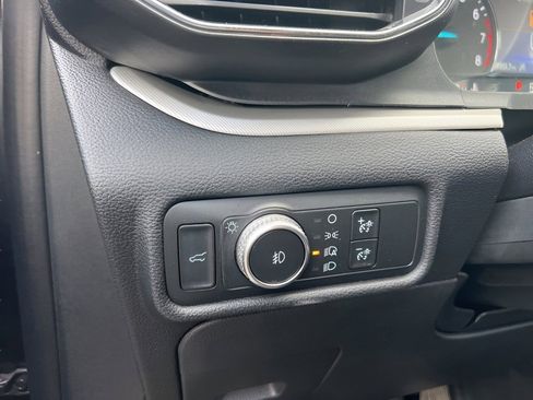 Used 2020 Ford Explorer XLT w/ Equipment Group 202A image 26