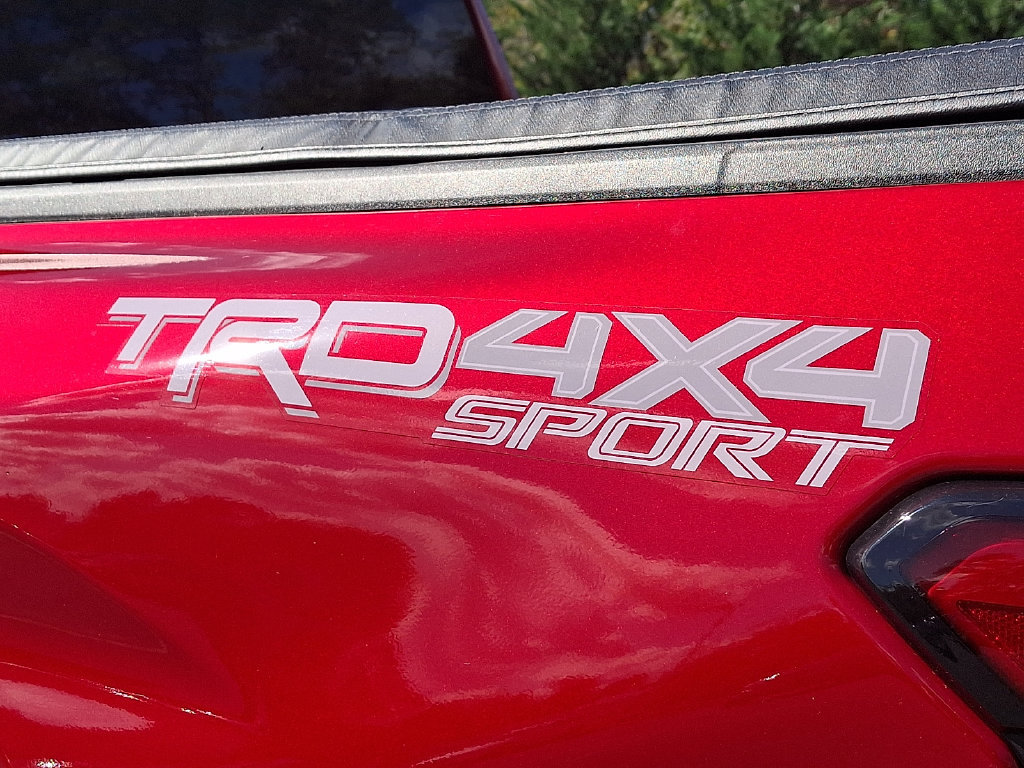 Certified 2025 Toyota Tacoma SR5 AWD/4WD image 30