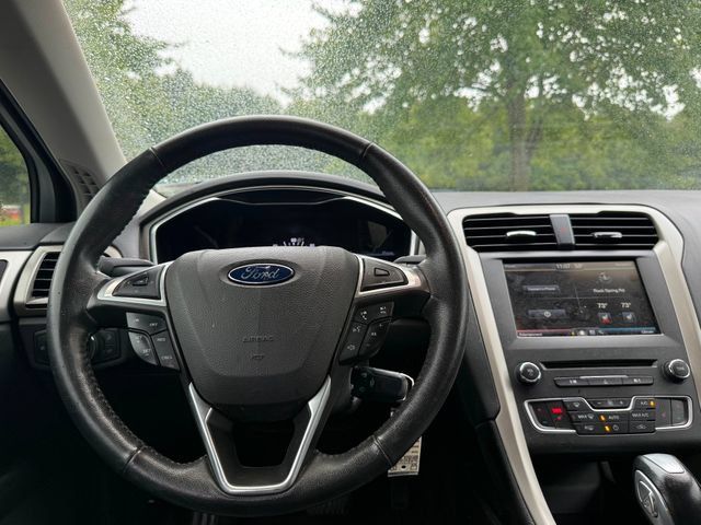 Used 2016 Ford Fusion Energi SE FWD image 9