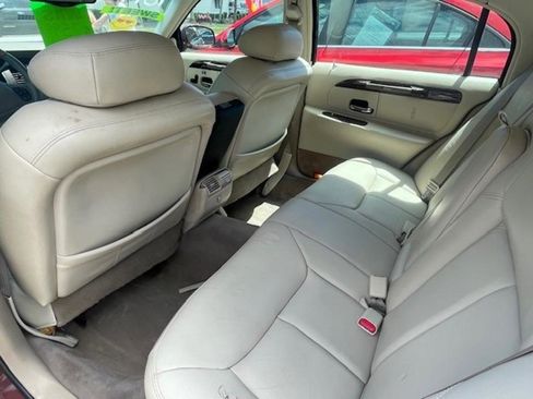 Used 2000 Lincoln Town Car Cartier RWD image 15