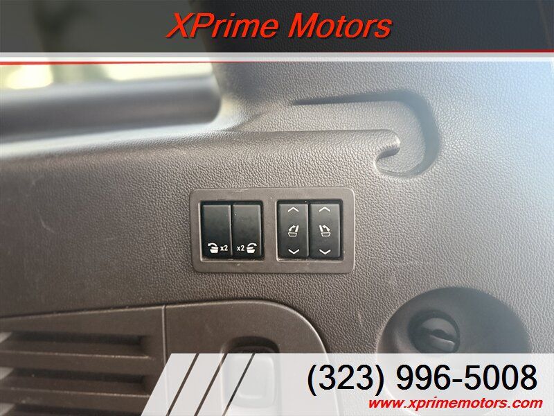 Used 2017 GMC Yukon XL Denali w/ Open Road Package AWD/4WD image 16